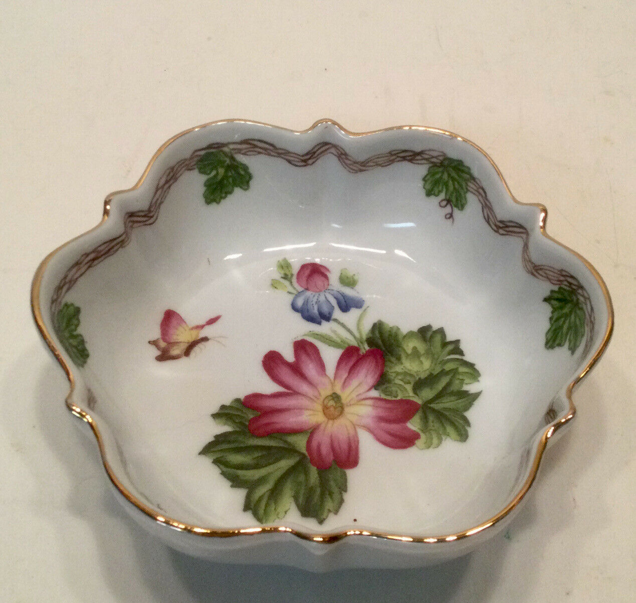 Winterthur Ceramic Trinket Dish Dresser Bowl Butterfly Grape Vine Andred Sadek